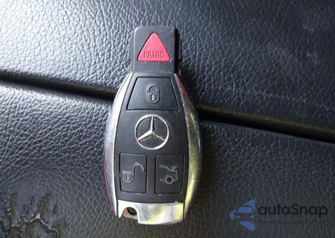 2015 Mercedes-Benz C 300 4Matic/Luxury 4Matic/Sport 4Matic z USA, uszkodzony, nr VIN 55SWF4KB2FU087424